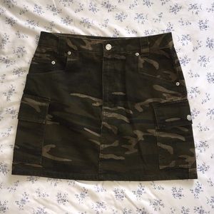Size 6 Topshop Camo Utility Denim Skirt